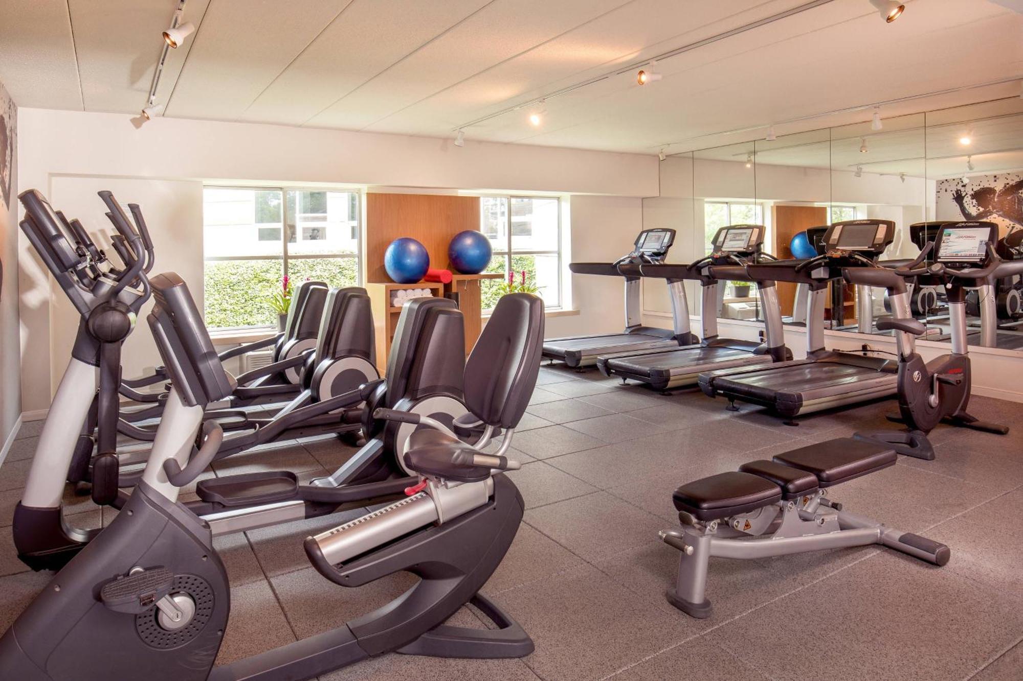 Sheraton Boston Needham Hotel Екстер'єр фото