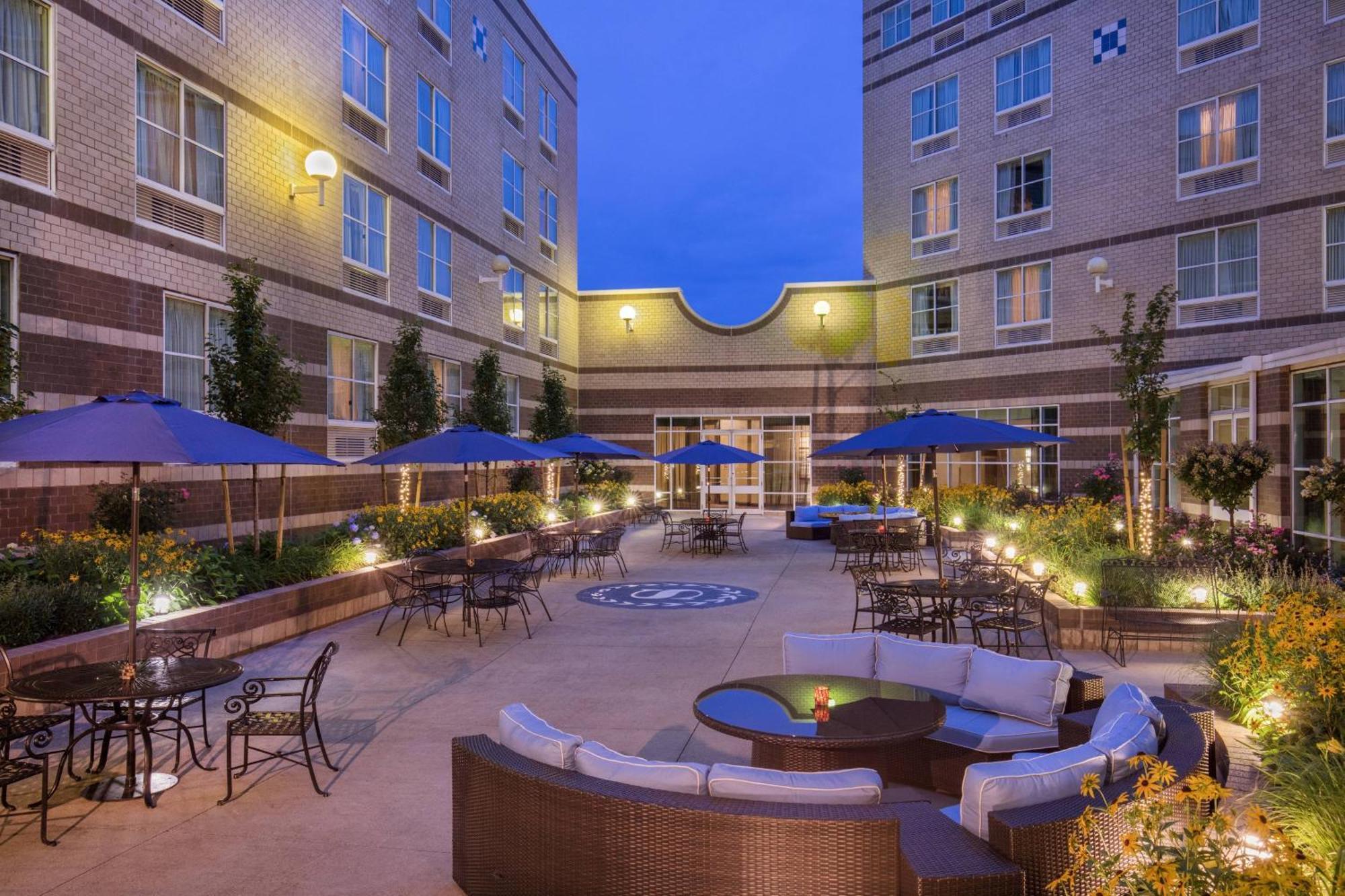 Sheraton Boston Needham Hotel Екстер'єр фото