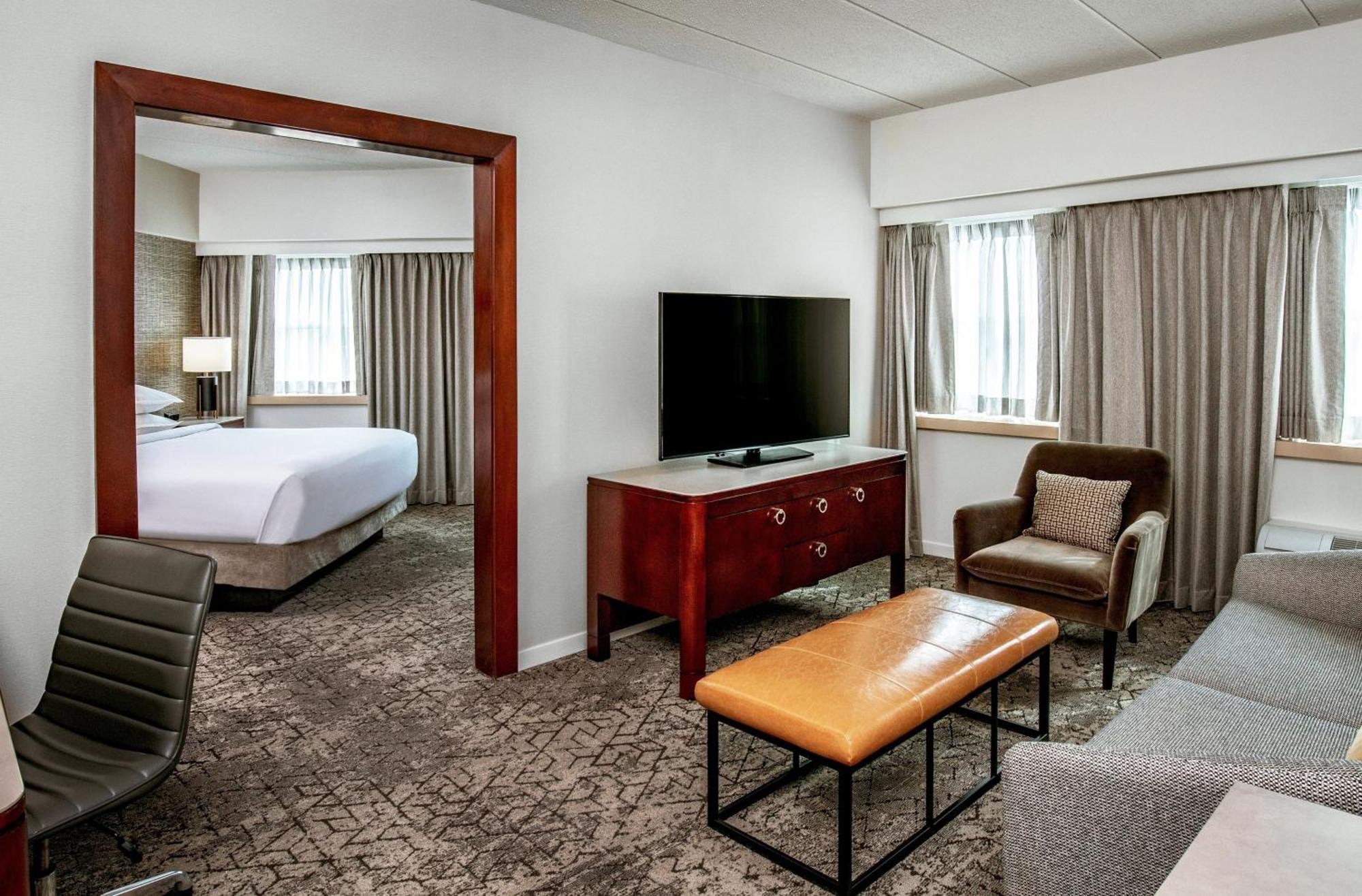 Sheraton Boston Needham Hotel Екстер'єр фото