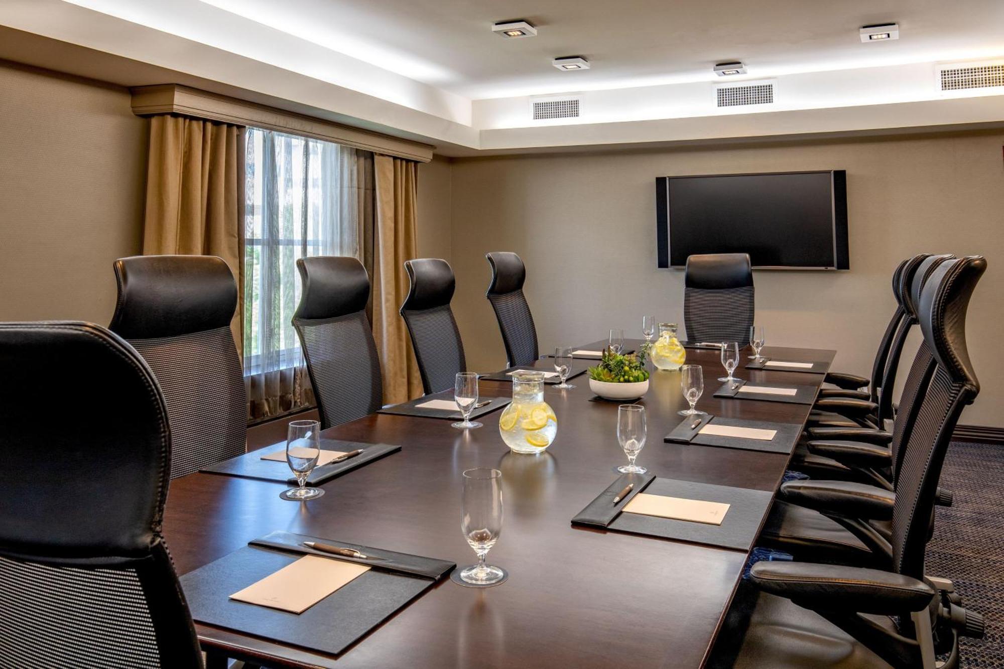 Sheraton Boston Needham Hotel Екстер'єр фото