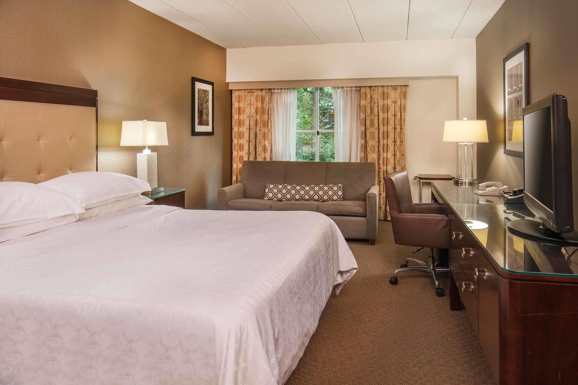 Sheraton Boston Needham Hotel Екстер'єр фото
