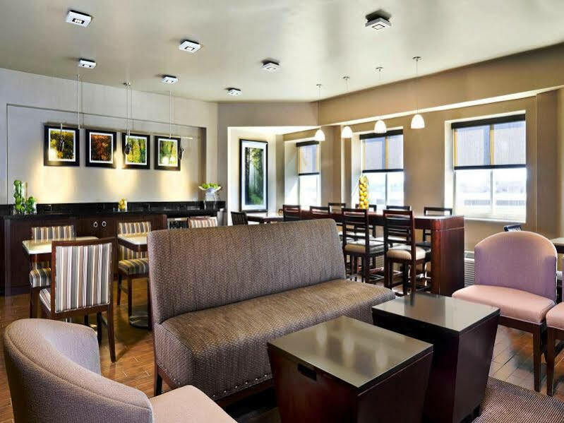 Sheraton Boston Needham Hotel Екстер'єр фото